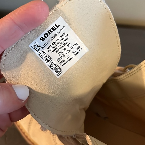 Sorel Joan Cozy Lace Up Boots NEW - Picture 11 of 12